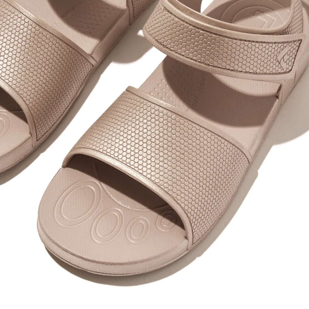 รองเท้าแตะแบบรัดส้น เด็ก รุ่น iQUSHION KIDS JUNIOR SHIMMER ERGONOMIC BACK-STRAP SANDALS