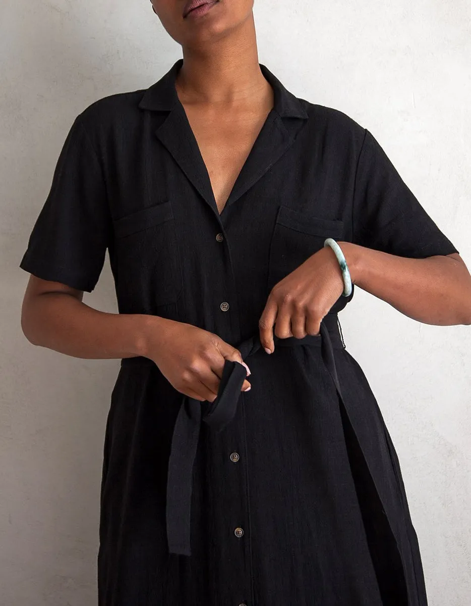 BLACK NOTCH COLLAR DRESS