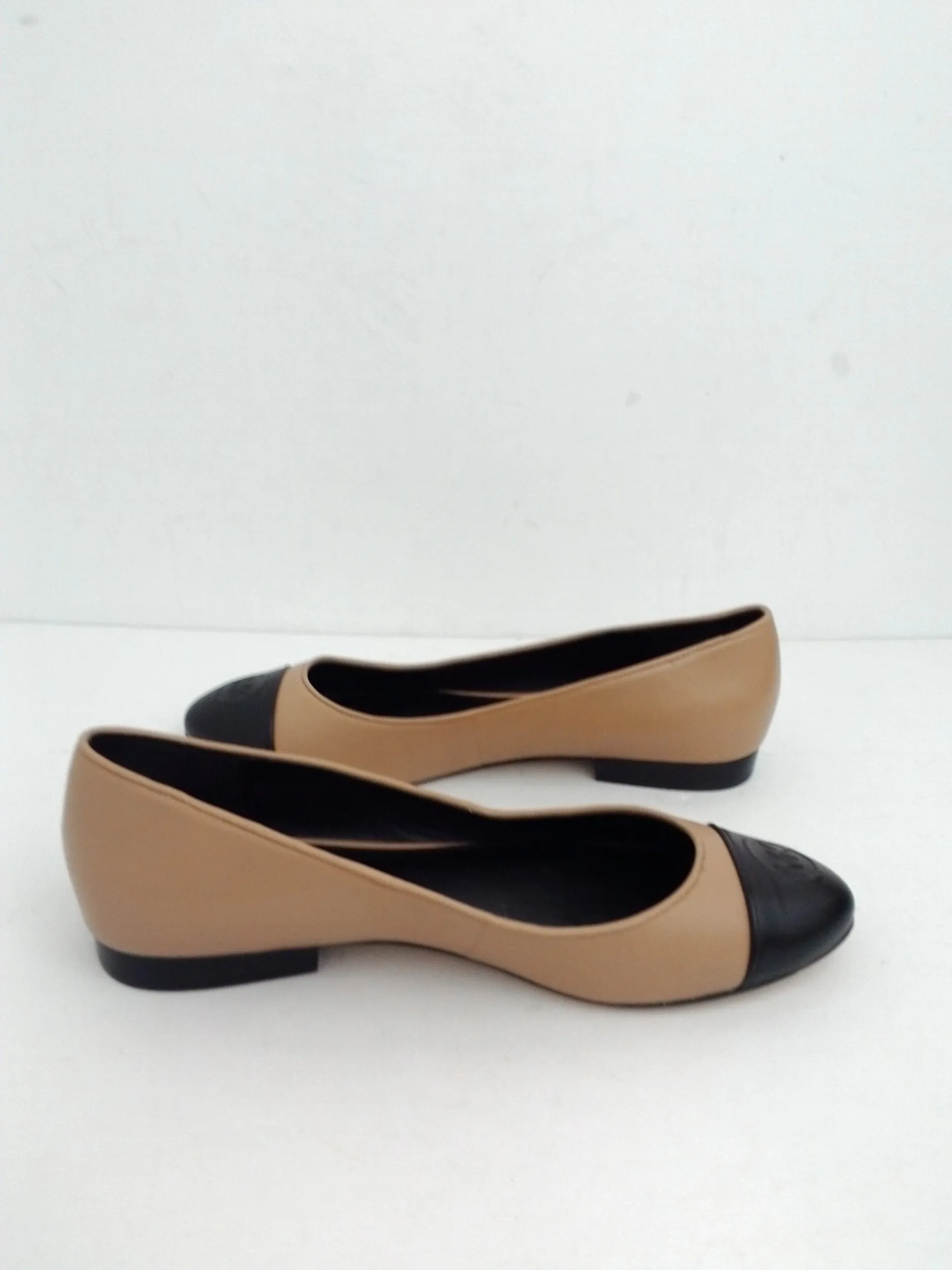 Michael Kors Women's Nude/Black Flats Size 8.5 M