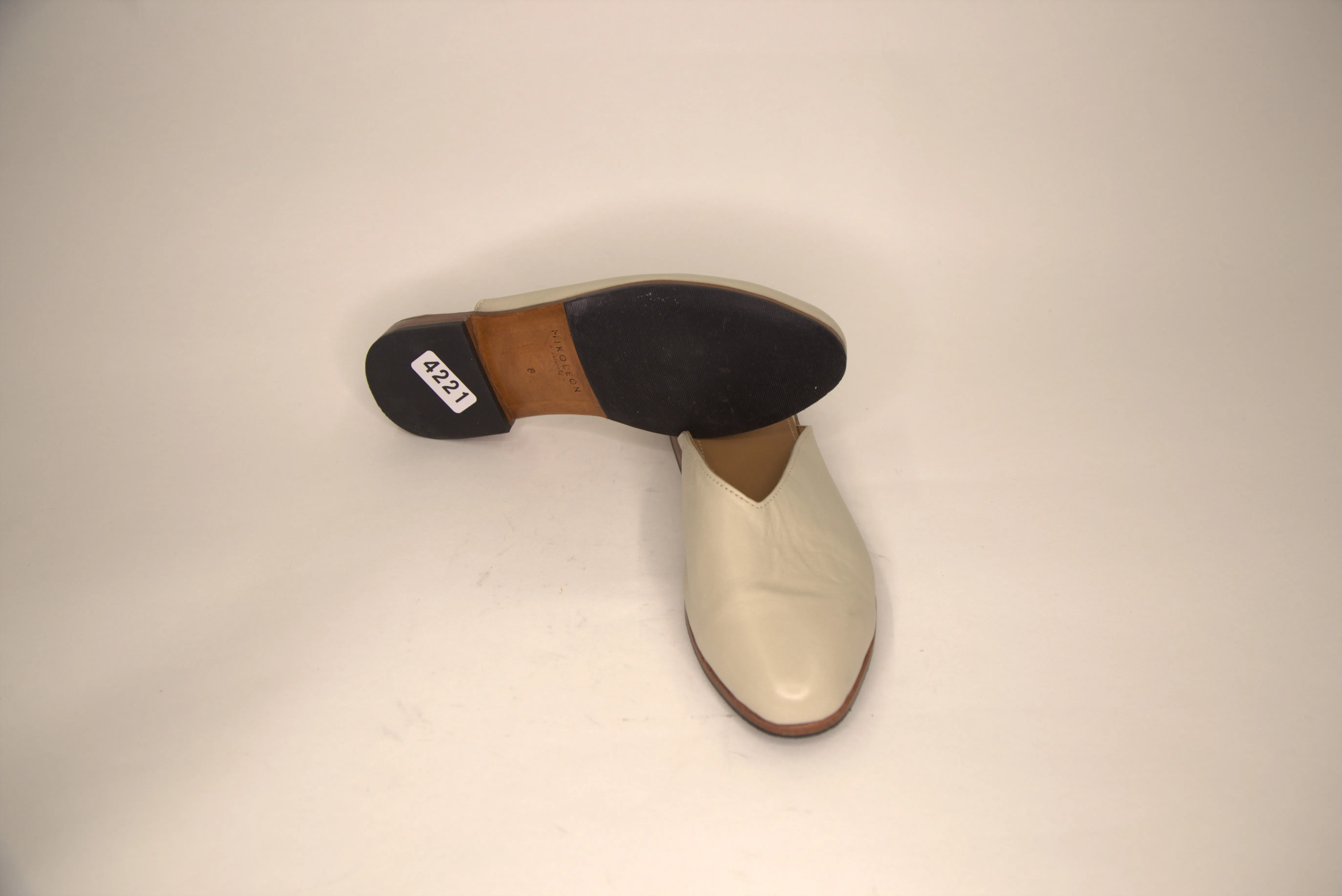 MS4221  - Espe Mules Shoes Bone SAMPLE