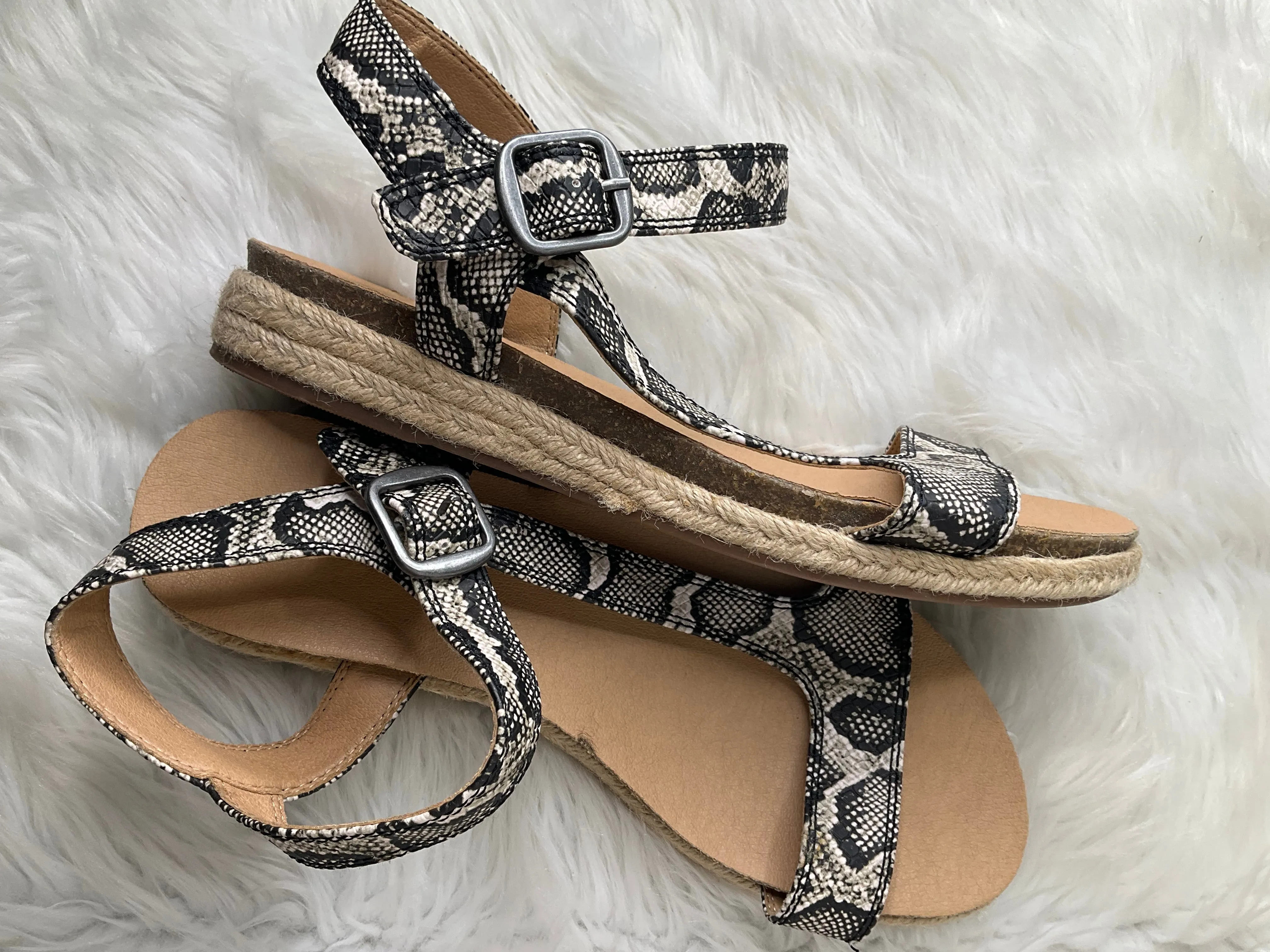 Sandals Flats By Lucky Brand  Size: 9.5